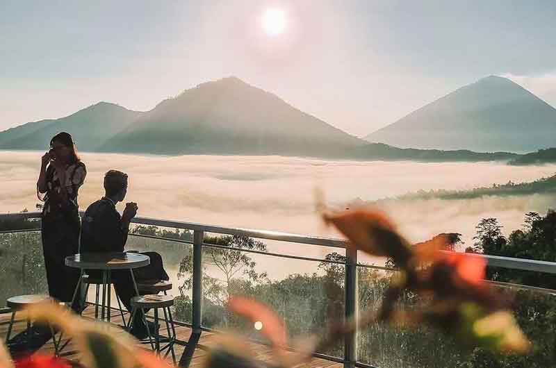 Best Cafe in Kitamani - hang out places in kintamani with mountain view
