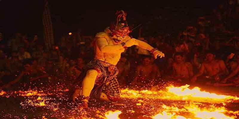 Tari Kecak dan Api di Ubud Bali