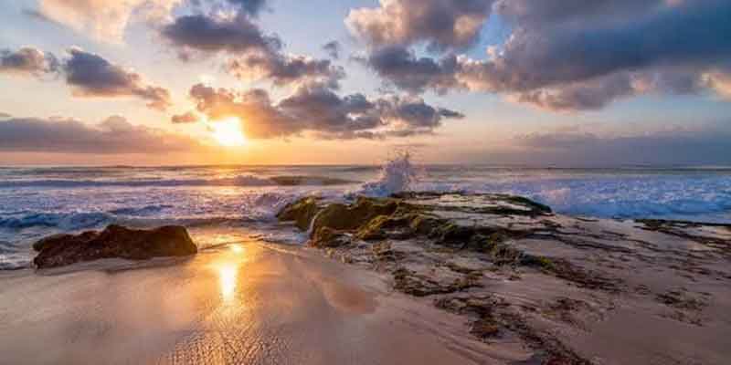 Pantai Dreamland Bali - Keunikan, Lokasi dan Tiket Masuk Terbaru