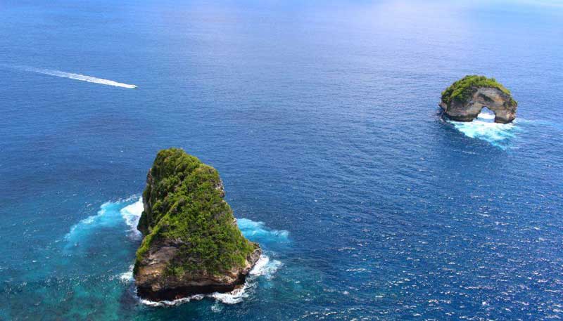 Uniknya Pantai Banah Nusa Penida, Tak Punya Garis Pantai