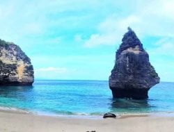 Pantai Suwehan Nusa Penida, Sepi Tapi Bikin Happy