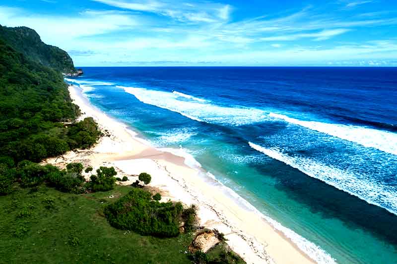 Pantai Nyang Nyang Uluwatu yang lagi hits di Bali